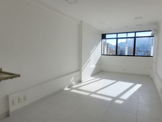 Sala com 26m², à venda, no bairro Tijuca em Rio de Janeiro