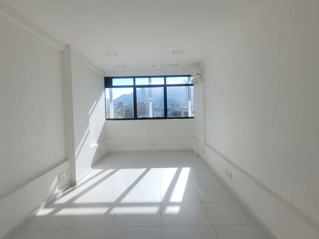 Sala com 26m², à venda, no bairro Tijuca em Rio de Janeiro
