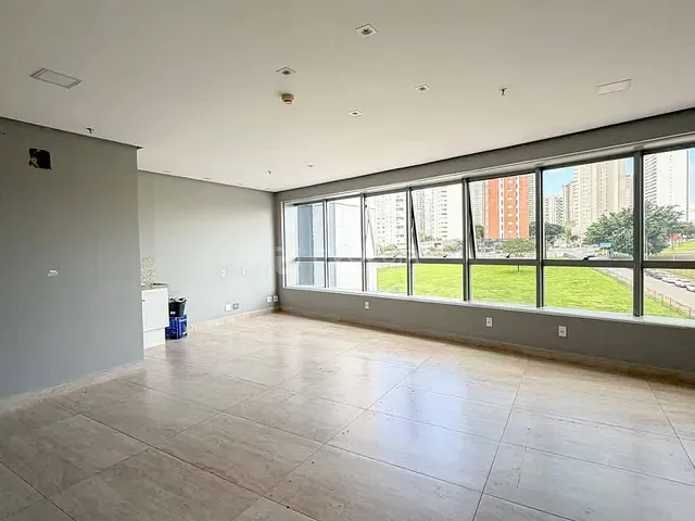 Sala à venda, no bairro Jardim Goiás em Goiânia