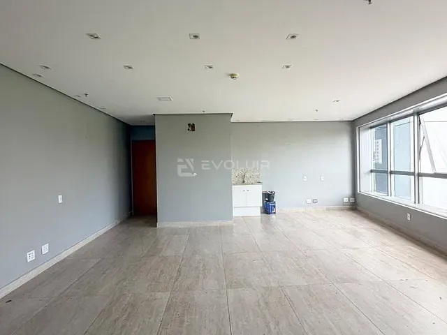 Sala à venda, no bairro Jardim Goiás em Goiânia