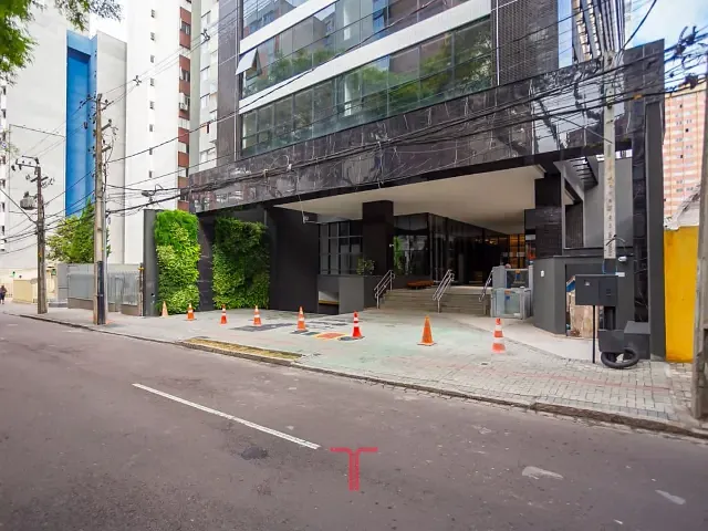 Sala com 68m², à venda ou para alugar, no bairro Centro em Curitiba
