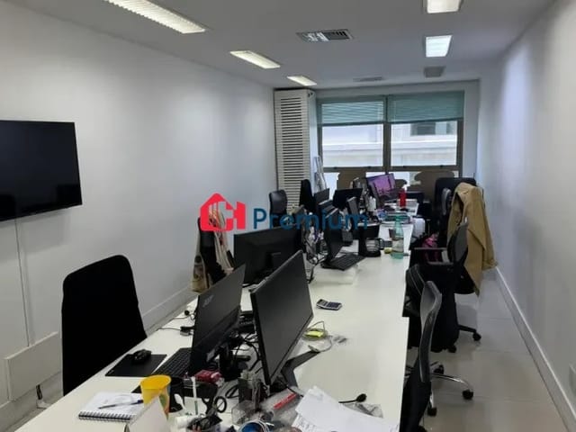 Sala à venda, no bairro Barra da Tijuca em Rio de Janeiro