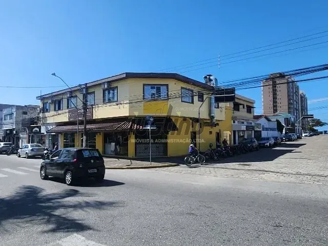 Sala com 46m², para alugar, no bairro Centro em Itanhaém
