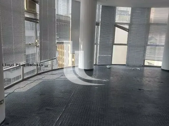Sala à venda ou para alugar, no bairro Sé em São Paulo