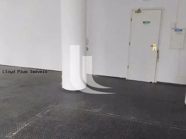 Sala à venda ou para alugar, no bairro Sé em São Paulo