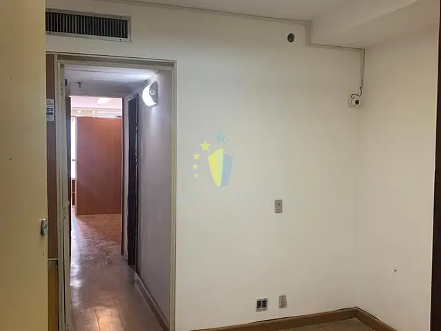 Sala à venda ou para alugar, no bairro Centro em Rio de Janeiro