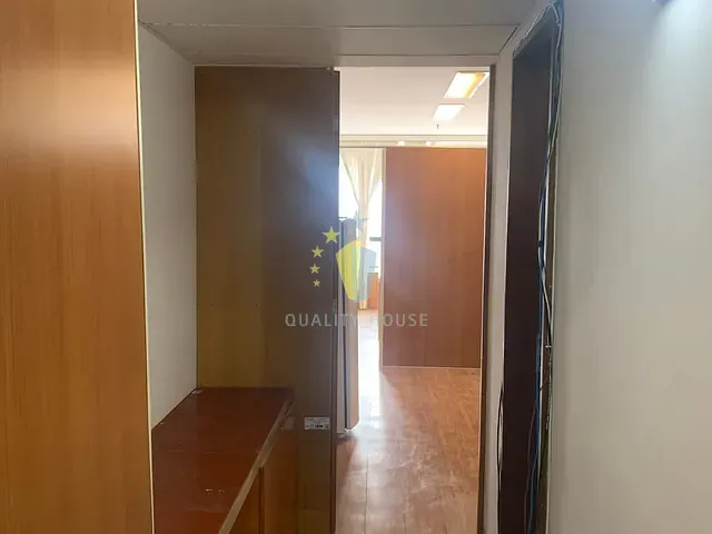 Sala à venda ou para alugar, no bairro Centro em Rio de Janeiro