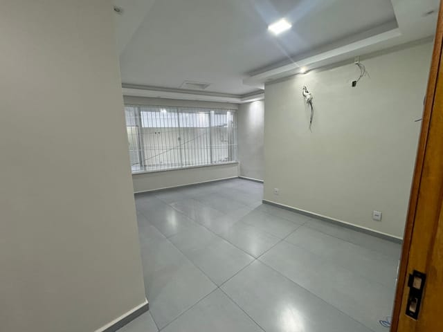 Sala para alugar, no bairro Centro em Rio das Ostras