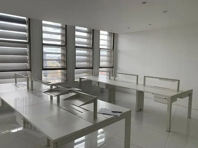 Sala à venda, no bairro República em São Paulo