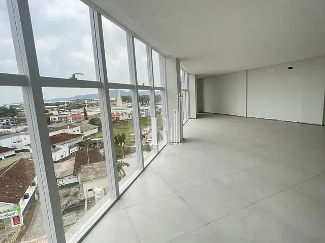 Sala para alugar, no bairro Centro em Tijucas
