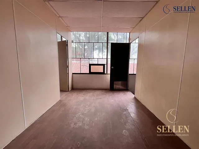 Galpão / Barracão com 363m², para alugar, no bairro São Geraldo em Porto Alegre