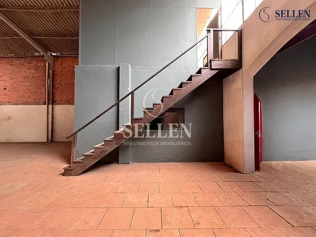 Galpão / Barracão com 363m², para alugar, no bairro São Geraldo em Porto Alegre