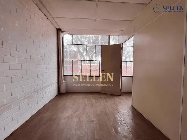Galpão / Barracão com 363m², para alugar, no bairro São Geraldo em Porto Alegre
