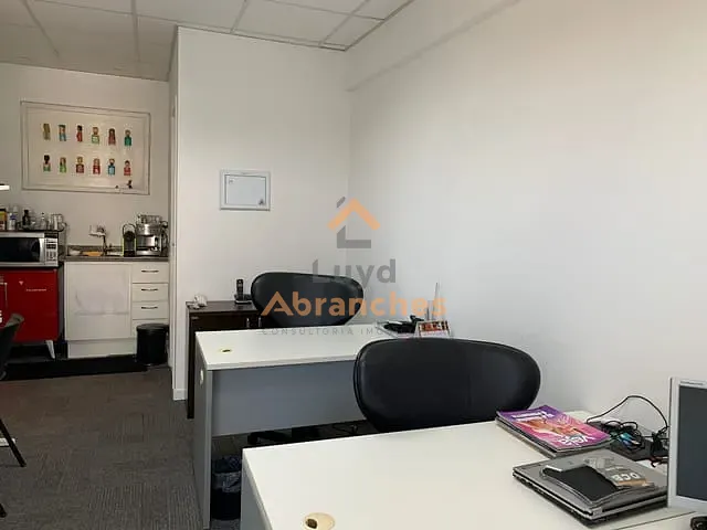 Sala com 38m², à venda, no bairro Vila Leopoldina em São Paulo