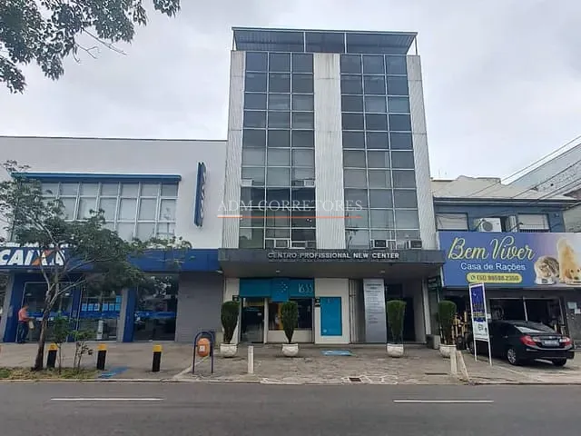 Sala com 28m², à venda, no bairro Passo da Areia em Porto Alegre