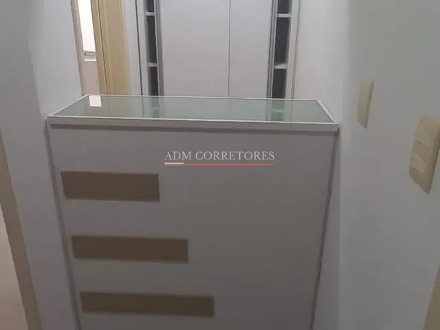 Sala com 28m², à venda, no bairro Passo da Areia em Porto Alegre