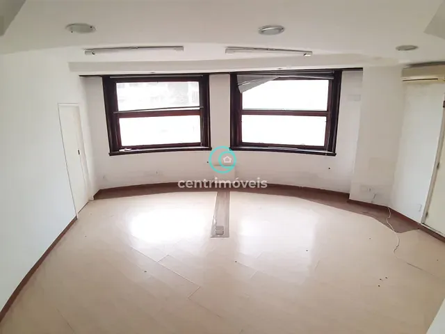 Sala à venda, no bairro Centro em Rio de Janeiro