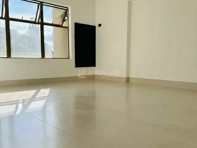 Sala à venda, no bairro Nova Suiça em Goiânia