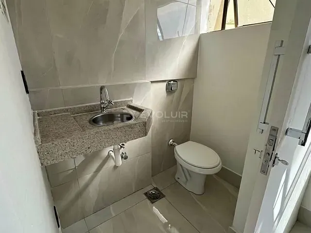 Sala à venda, no bairro Nova Suiça em Goiânia