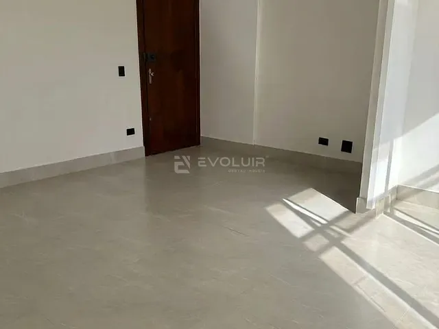 Sala à venda, no bairro Nova Suiça em Goiânia
