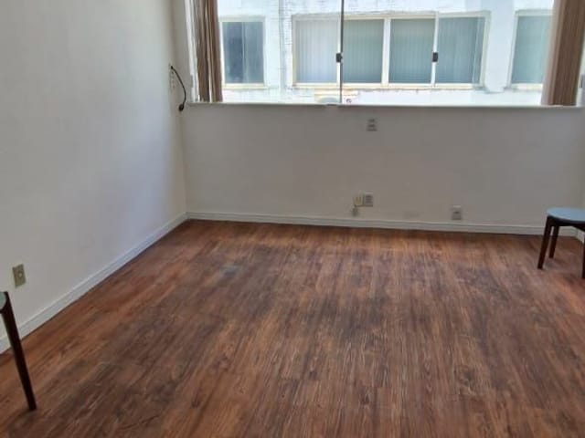 Sala à venda, no bairro Barra em Salvador