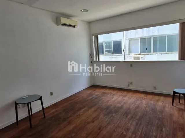Sala à venda, no bairro Barra em Salvador