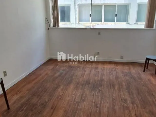 Sala à venda, no bairro Barra em Salvador