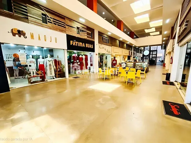Sala à venda, no bairro Barra em Salvador