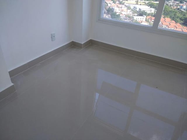 Sala à venda, no bairro Jardim Goiás em Goiânia