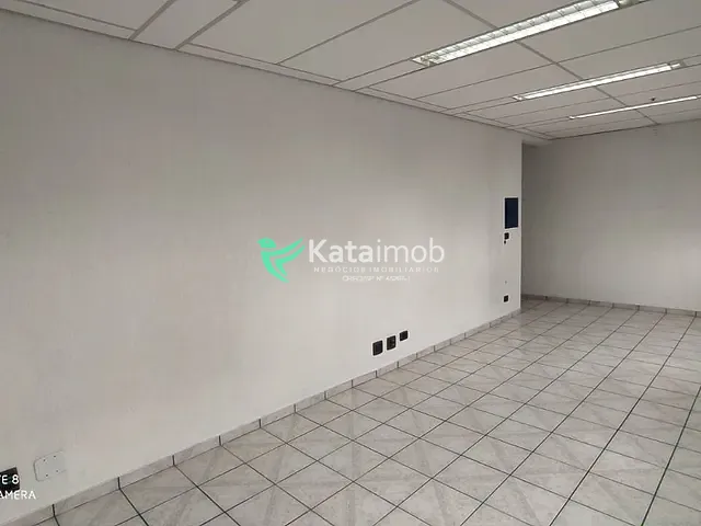 Sala à venda ou para alugar, no bairro Vila Monte Alegre em São Paulo