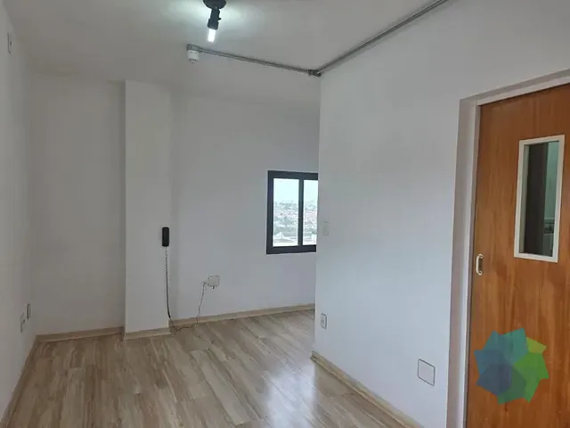 Sala à venda, no bairro Centro em Salto