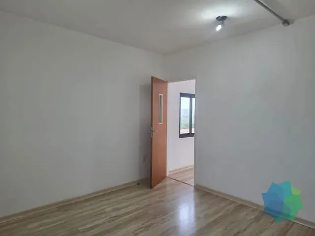 Sala à venda, no bairro Centro em Salto