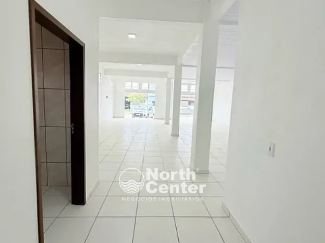 Sala para alugar, no bairro Centro em Balneário Barra do Sul