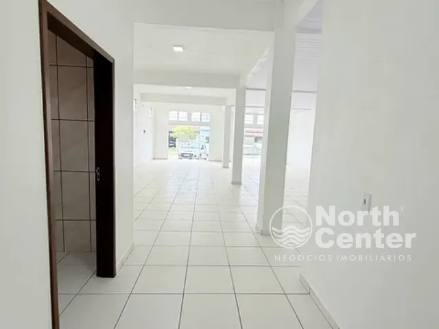 Sala para alugar, no bairro Centro em Balneário Barra do Sul