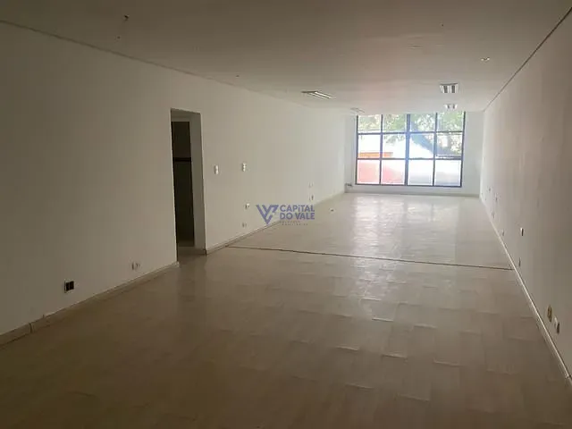 Sala à venda ou para alugar, no bairro Centro em São José dos Campos