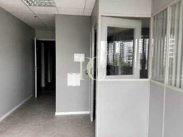 Sala para alugar, no bairro Santo Amaro em São Paulo