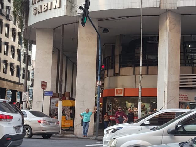 Foto do Sala - Pintas Imóveis ALUGA Excelente Sala mobiliada na Avenida Ernani do Amaral Peixoto,207 Centro de Niterói | PINTAS IMÓVEIS
