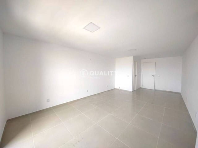 Sala para alugar, no bairro Pici em Fortaleza