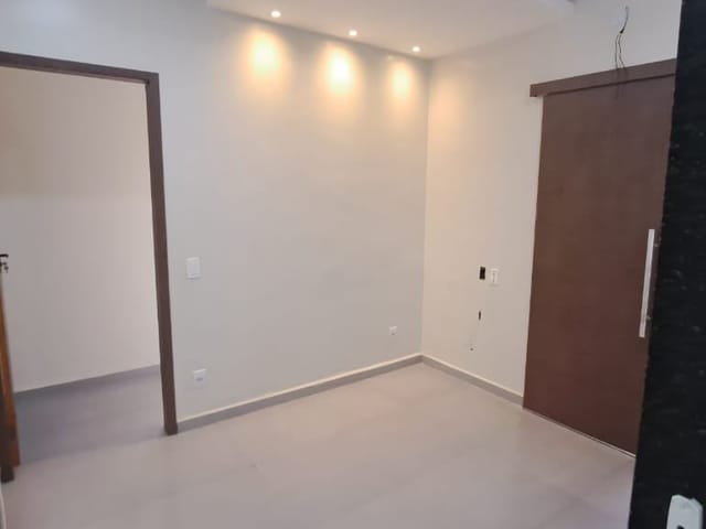 Sala para alugar, no bairro Centro em Rio das Ostras