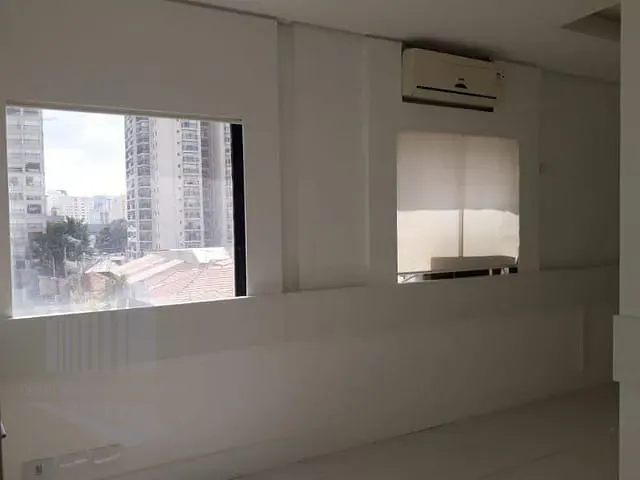 Sala à venda, no bairro Vila Nova Conceição em São Paulo