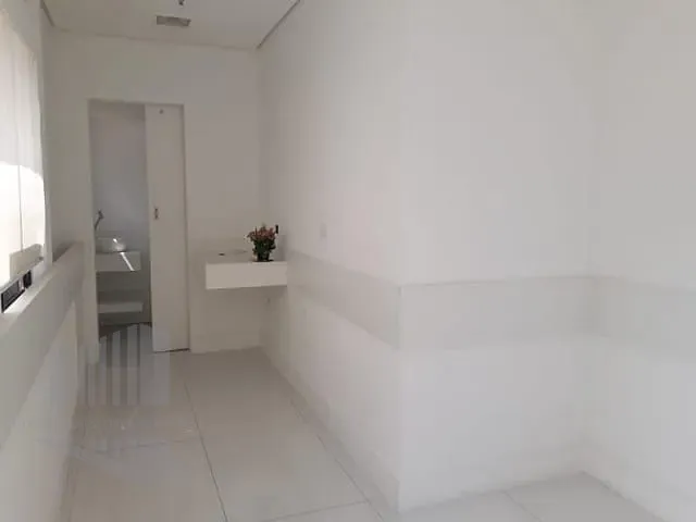 Sala à venda, no bairro Vila Nova Conceição em São Paulo