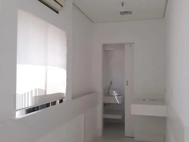 Sala à venda, no bairro Vila Nova Conceição em São Paulo