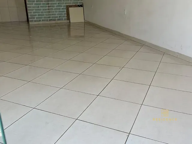 Loja à venda ou para alugar, no bairro Jardim Real em Pinheiral