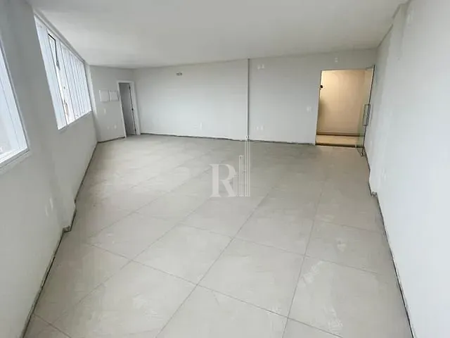 Sala para alugar, no bairro Centro em Tijucas