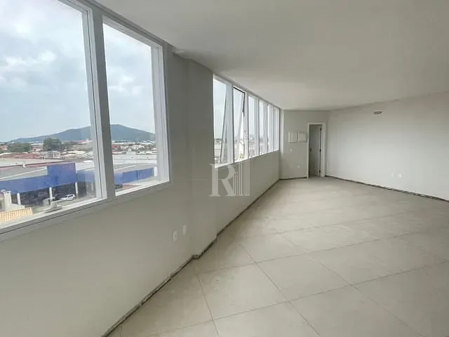 Sala para alugar, no bairro Centro em Tijucas