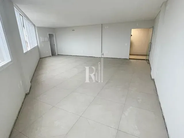 Sala para alugar, no bairro Centro em Tijucas