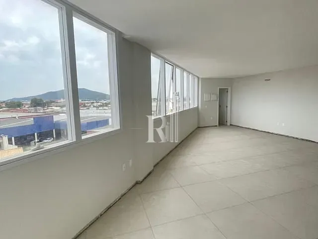 Sala para alugar, no bairro Centro em Tijucas