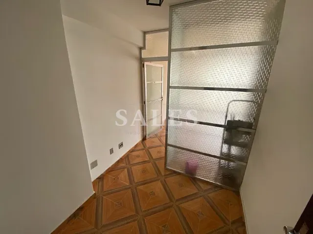 Sala com 29m², à venda ou para alugar, no bairro Centro em Juiz de Fora