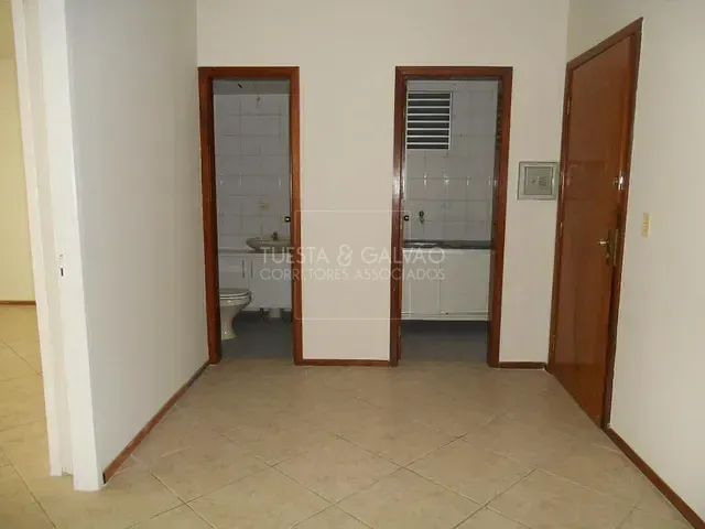 Sala com 60m², à venda, no bairro Centro em Curitiba