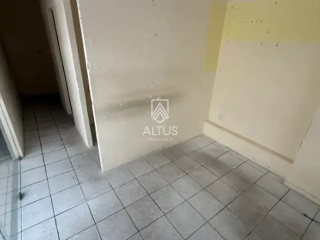 Sala à venda, no bairro Barra em Salvador